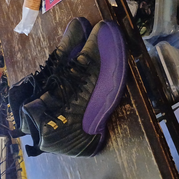 Jordan 12 size 10 - Picture 3 of 3